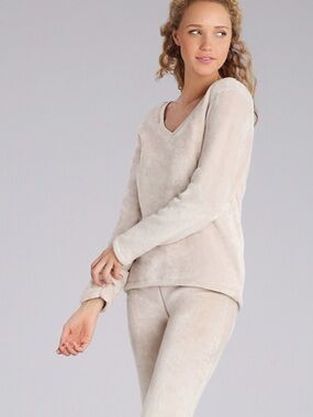 UGG Daisy Sweatshirt Plush Loungewear Sweatshirt in Fuzzy Tan